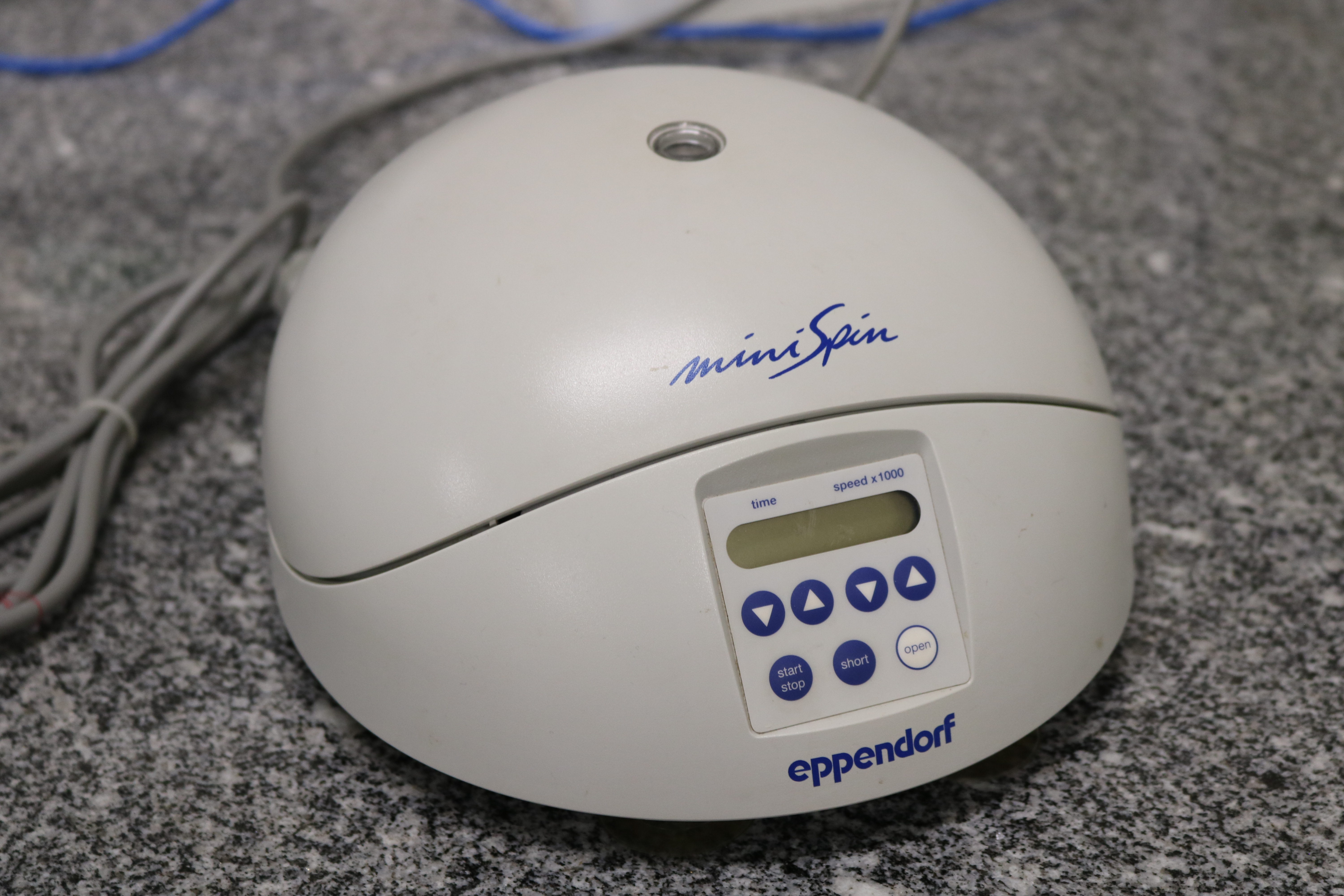 Mini-centr__fuga_-_Eppendorf_MiniSpin.jpg